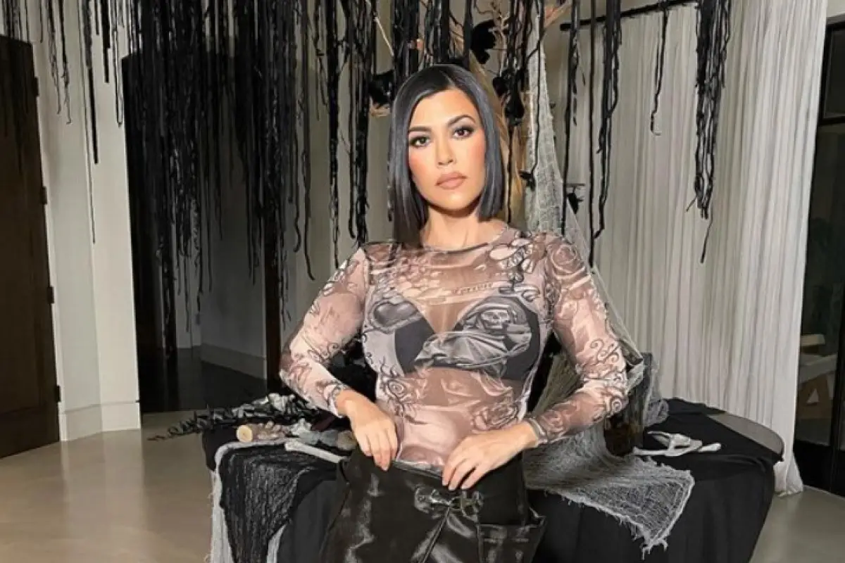 Kourtney Kardashian comparte la experiencia de tra
