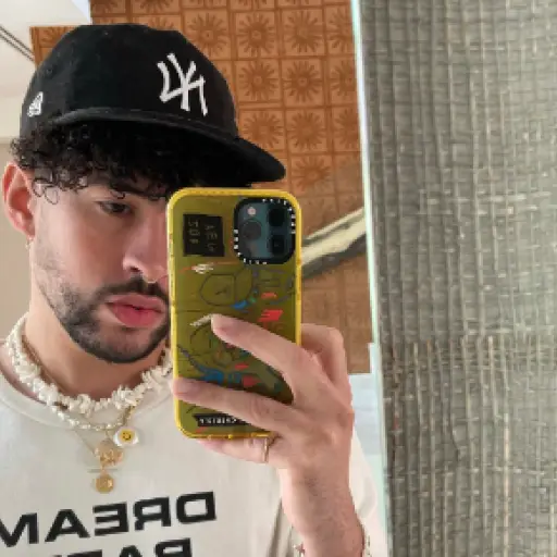 En redes se burlan de Bad Bunny 