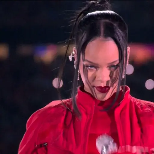 Rihanna volvió por la puerta grande a la música.