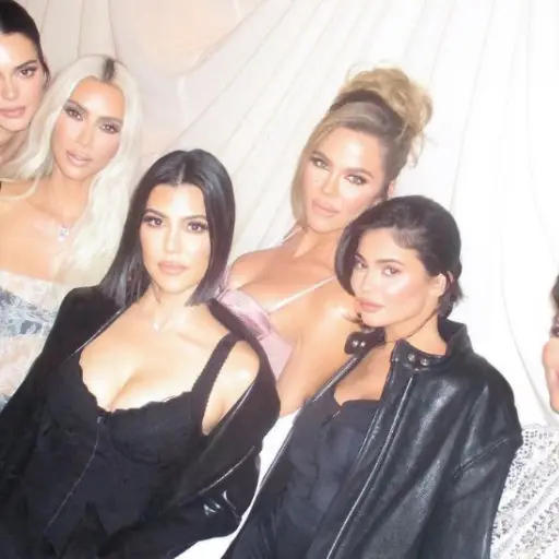 Esta famosa Kardashian sorprende con cambio radica