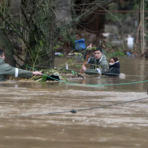 Rescate en río claro
