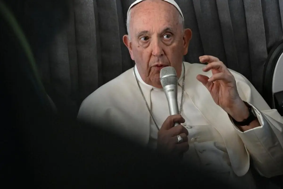 Papa Francisco, Aton