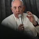 Papa Francisco, Aton