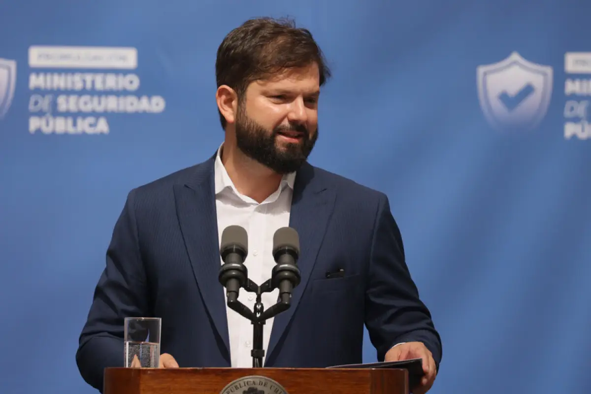 Presidente Gabriel Boric, Aton Chile