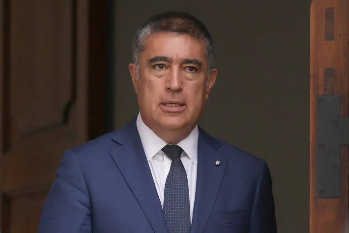 Mario Desbordes, Aton